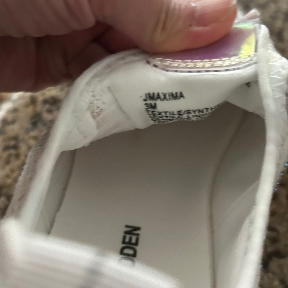 Steve Madden Maxima Rhinestone Sneakers Size 3 NWOT - Picture 6 of 8